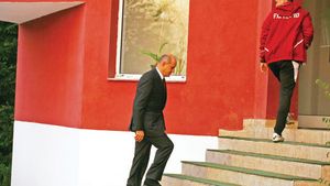 Presiune pe "domnul Presiune"!** Jucătorii s-au săturat să joace pe felicitări și l-au băgat pe Copos în ședință
