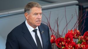 „I-au făcut lui Klaus Iohannis o altă casă. E mai mică, dar mai șic”. Dumitru Dragomir, milionar din afaceri imobiliare, răstoarnă tot ce se știa despre vila din Aviatorilor în care s-ar fi băgat milioane de euro: „Nu e aia”