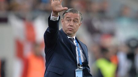 Reghecampf îl face praf pe Alex Ioniță, după ce mijlocașul Astrei s-a declarat rapidist convins și a izbucnit în plâns: "Du-te, Ioniță, și joacă în liga a patra!"