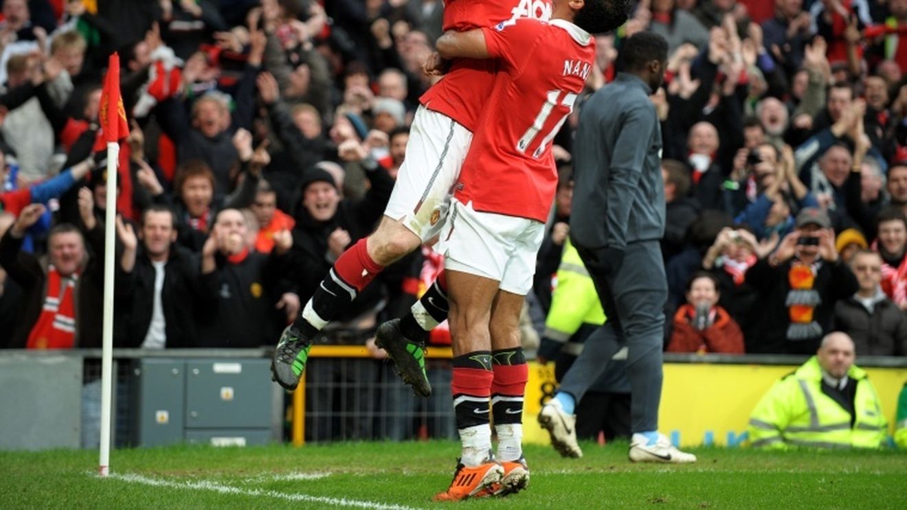 Golul lui Wayne Rooney, cel mai frumos din istoria stadionului Old Trafford?** Tu ce crezi?