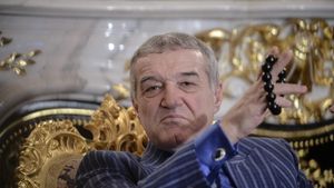 "Am demonstrat că suntem echipă mare. Pentru ce să fie introdus VAR-ul? Voi știți de ce a anulat golul". Gigi Becali a anunțat plecările a doi jucători importanți și a ales între Hora și Gnohere: "Salut și la revedere!"