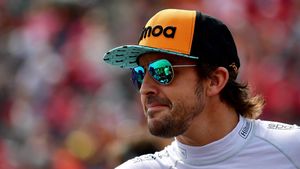 Fernando Alonso, lovit de o mașină în timp ce mergea pe bicicletă, în Elveția! În ce stare se află marele pilot de F1