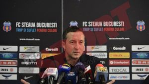 Se pregătesc noi mutări la Steaua:** "Probabil că vom transfera unul sau doi apărători! Chiricheș este peste Varane și David Luiz!"