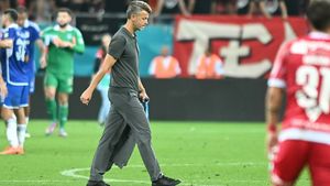 Critici dure pentru Ovidiu Burcă, antrenorul lui Dinamo, din partea lui Florentin Petre: „Nu-mi place, e speriat! Nu au nicio șansă”