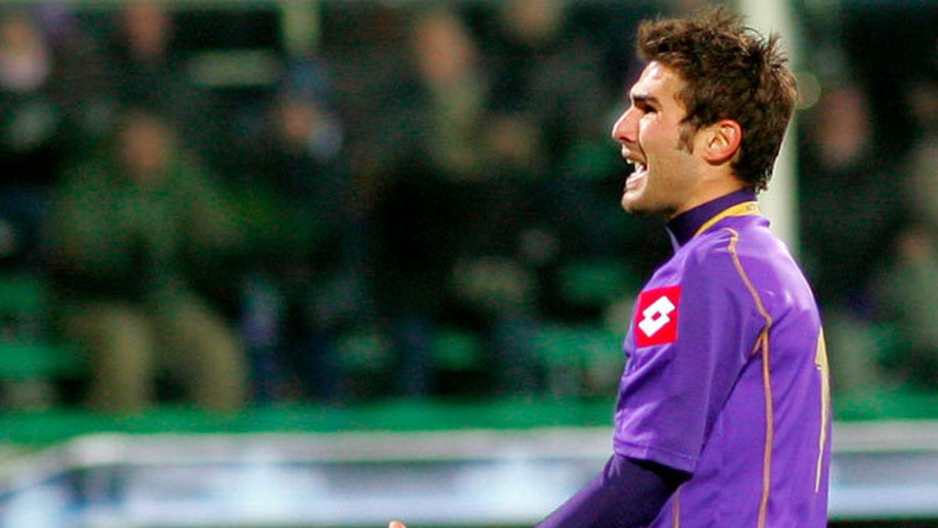 Mutu îl ținea pe bancă, dar a fost și unul dintre motivele pentru care românul a plecat de la Firenze!** Acum, Chelsea ar da oricât pe el