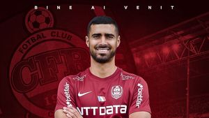 OFICIAL | CFR Cluj, al doilea transfer din mandatul lui Marius Șumudică. Campioana României l-a prezentat pe Rachid Bouhenna