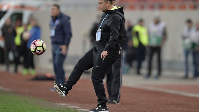 Duce lipsă de lăudători? FCSB a câștigat un singur meci în 2017, dar Reghecampf vede lucrurile din alt unghi: "Nu doar lotul Stelei este foarte valoros, ci și antrenorul!"