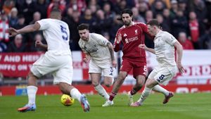 Manchester City oferă 100.000.000 de lire sterline pentru fotbalistul dorit și de rivala Manchester United