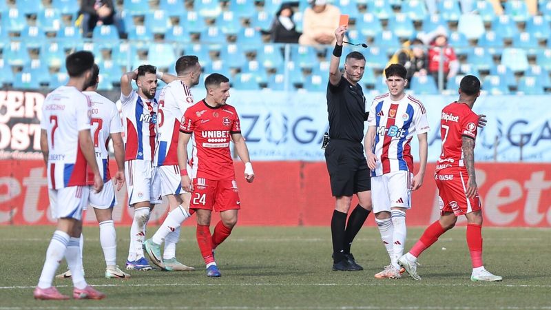 Fotbalistul lui Mihai Rotaru își acuză colegii de la Galați: „Zivulic mi-a spart ușa! Au mai vrut și alți colegi să mă bată”