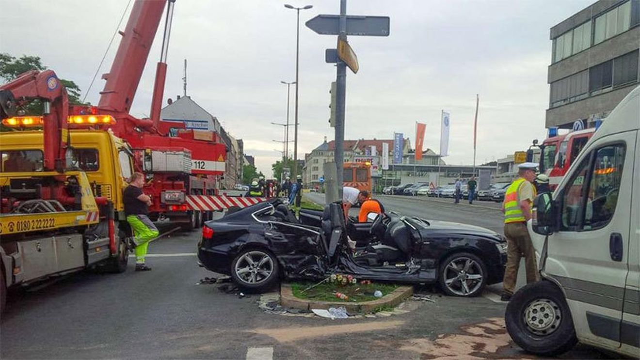 Accident teribil pentru un fotbalist de la Greuther Furth. Mașina lui a fost "decapotată" de impact