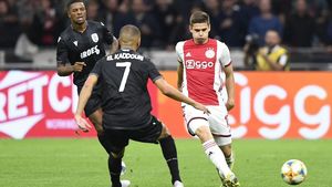 Răzvan Marin vrea să pună piciorul în prag și să plece de la Ajax: „O să discute cu antrenorul”