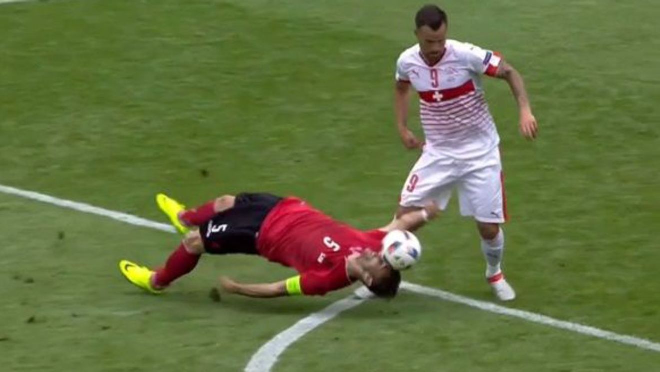 Cana a fost eliminat în minutul 36 al meciului Albania - Elveția. FOTO | Unde a fost zărit 20 de minute mai târziu