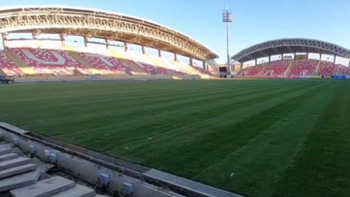 Stadionul Aradului are un gazon nou, dar UTA încheie anul în „exil”! Ce lucrări mai sunt de finalizat