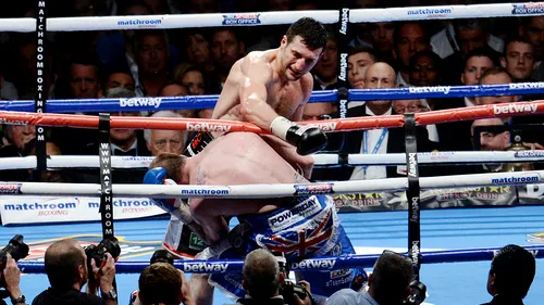 Carl Froch l-a învins pe George Groves și rămâne campion mondial la supermijlocie. Meciul a stabilit un record de audiență