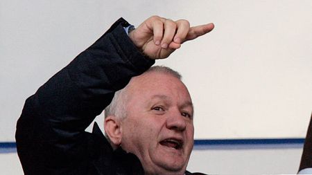 Porumboiu e resemnat: "Nici nu mai exersăm penalty-urile la antrenamente, am primit doar unul în doi ani!" :)