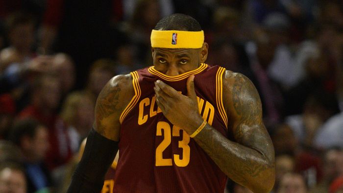 VIDEO | Umilință supremă pentru LeBron James: Ce a pățit superstarul în această dimineață. Rockets, start imaculat în cinci meciuri