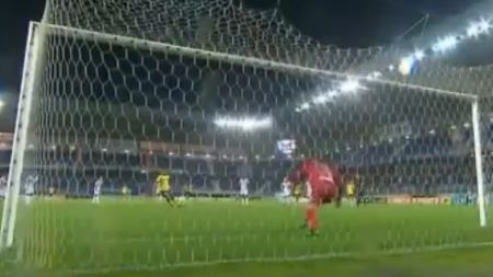 VIDEO Probabil cea mai lentă "panenka" din istorie! **Toți s-au întrebat de ce portarul a acționat așa