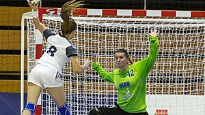 Cazul "Isabela Roșca" | "Dacă nu-și găsește echipă, să se urce în tren și să plece la Brașov. Va sta acolo, se va antrena și va juca în Divizia A". Ultima măsură impusă cluburilor care vor licita jucători