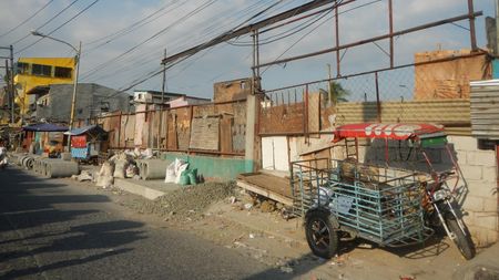 Celebrul român a ajuns în Filipine și a mers pe străzi, a cerut de mâncare și un loc unde să doarmă: „Am stat ore întregi și n-am găsit nimic. Multe refuzuri”