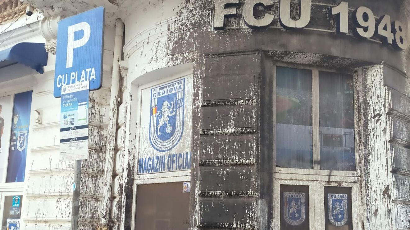 Imagini incredibile cu sediul şi maşinile FC U Craiova, după ce au fost vandalizate azi-noapte, înaintea derby-ului cu CSU! Clubul lui Adrian Mititelu a fost pângărit: suspecții sunt rivalii din oraș sau vreun ultras răzbunător pe patron. GALERIE FOTO