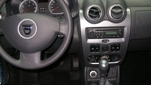 FOTO **Vezi imagini cu interiorul Daciei Duster! CUM ȚI SE PARE?