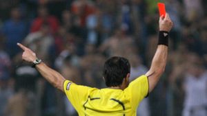 Arbitru din public la un meci dintr-o ligă regională din Franța, după accidentarea centralului