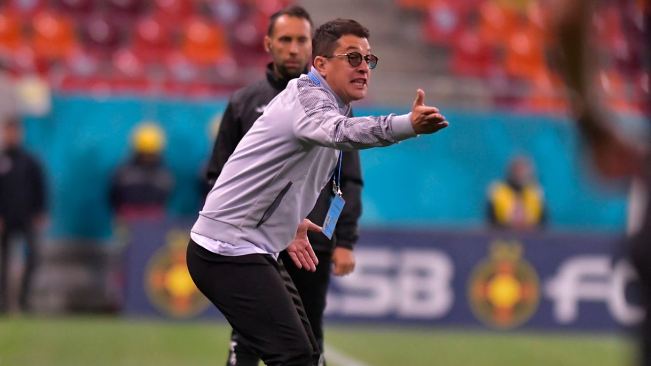 Fostul fotbalist de la FCSB, mare favorit să semneze cu echipa din Superliga! A fost chemat la negocieri pentru a fi noul antrenor principal: prima reacție a tehnicianului. EXCLUSIV