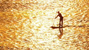 TIMP LIBER | Stand Up Paddle, pe scurt SUP: sportul care se învață în 10 minute
