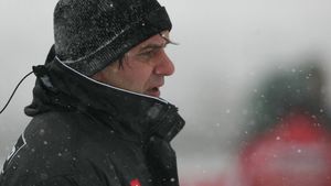 Lăcătuș: "Am jucat forte slab!** Mi-e și rușine să ies din casă!"