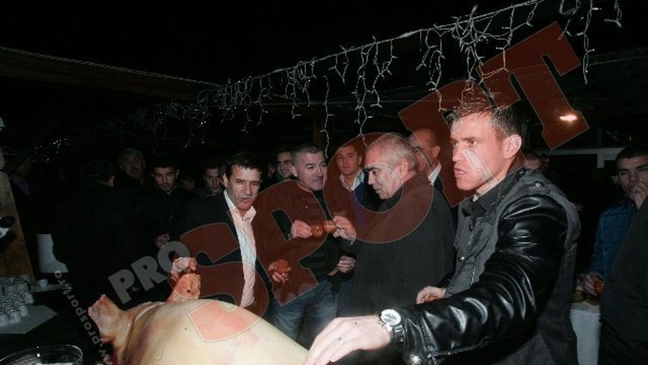 FOTO Cardoso, ȘOCAT de tradițiile românești!** "Până acum nu am mai mâncat piele de porc!"