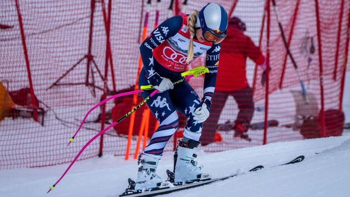 Lindsey Vonn, transportată de urgență cu elicopterul la spital după ce a căzut în ultima cursă înainte de Jocurile Olimpice