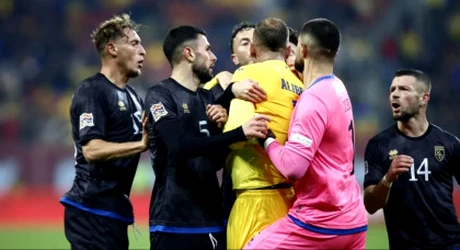 FRF, anchetată de UEFA după scandalul de la România - Kosovo. Ce anunţă presă internaţională