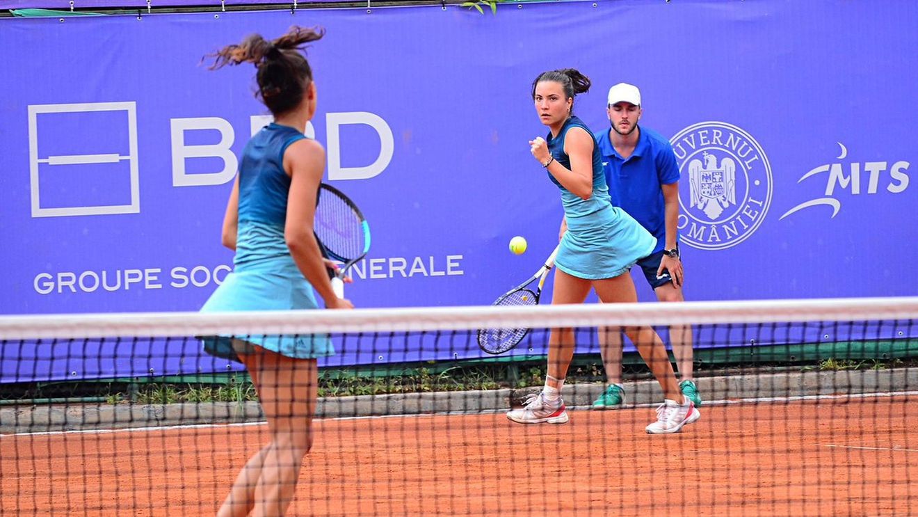 SPECIAL | "Am învățat, cu vârsta, că nu este o rivalitate între noi!" Jaqueline Cristian și Gabriela Ruse, de la duelurile de la 10 ani, la semifinale consecutive, împreună, la BRD Bucharest Open. "Eu sunt ca o pastilă efervescentă care mă dizolv în apă, apa fiind Jaqueline"