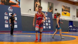 „Hei, Bounjour, Paris!” Sportivele din lotul național de lupte al României au avut parte de un stagiu de pregătire la nivel înalt la Paris!