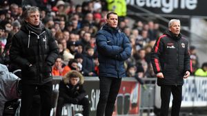 Un club din Superliga e gata să aducă un antrenor care a fost în Ligue 1!