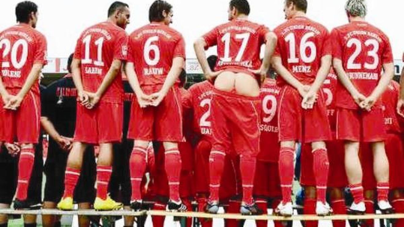 În fundul gol la prezentare