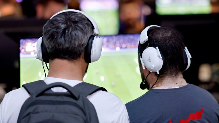 Începe o nouă eră în transmisiunile TV. Ce vor putea vedea abonații în timpul meciurilor de Champions League, ca într-un joc FIFA