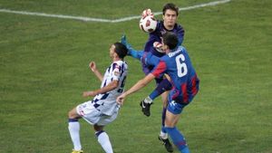 "În niciun caz nu suntem favoriți cu Steaua!** La finalul anului trebuie să fim în grupele Ligii"