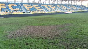 Când se schimbă cel mai prost gazon din Superliga și cum 100 de camioane cu deșeuri vor duce operațiunea la peste 1 milion de euro!