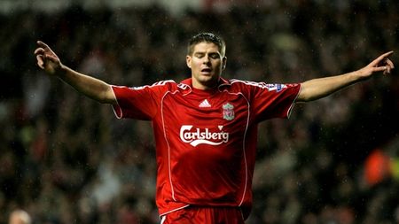Gerrard este favorit la câștigarea trofeului "Jucătorul anului" în Anglia