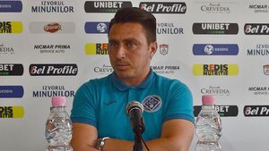 Ilie Poenaru a dezvăluit ce le-a cerut jucătorilor, înaintea partidei Academica Clinceni - FCSB: „Asta vreau de la echipa mea!”