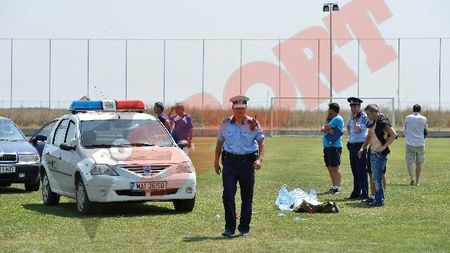 TRAGEDIE! Un jucător de la Delta Tulcea a decedat pe teren!** Fotbalistul nu ar fi primit viza medicală! Posibile cauze ale dramei! Steaua - "U" poate începe cu un moment de reculegere
