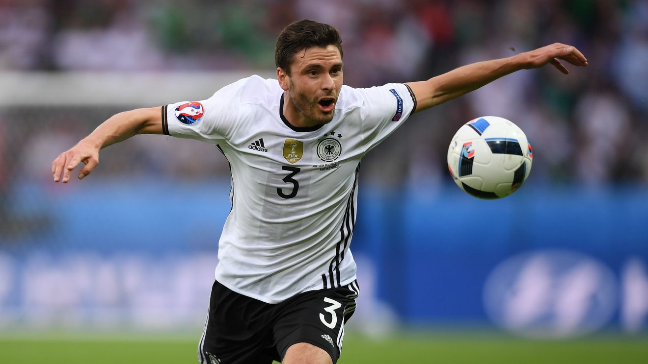 Starul de la Euro care poate prinde transferul carierei după turneul final! Prețul fixat de Koln pentru Hector a speriat-o însă pe Liverpool