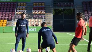 Marea surpriză pregătită de Elias Charalambous pentru meciul Nordsjaelland - FCSB! Sistem inedit ales de cipriot, după ce Alex Băluță s-a accidentat! Este Andrea Compagno pe făraș la vicecampioana României? | FOTO