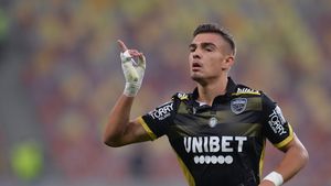 Dinamoviștii confirmă Prosport. Denis Ciobotariu, la un pas de CFR Cluj. Anunțul oficial al clubului! VIDEO