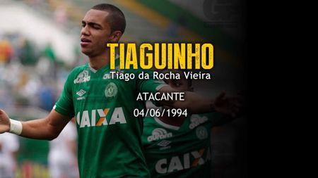 FOTO | "L-am transferat din vitrina de îngeri!" Cei de la CS U Craiova au anunțat că au "luat" un jucător de la Chapecoense. Anunțul făcut de olteni