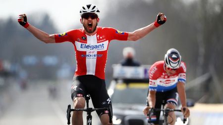 Kasper Asgreen, victoria carierei! Danezul a scris istorie după ce l-a învins pe Mathieu Van Der Poel în Turul Flandrei | VIDEO