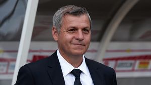 Bruno Genesio, OUT de la Lyon! Francezii caută antrenor și au deja două variante: un fost câștigător de Liga Campionilor e dorit în "Hexagon"
