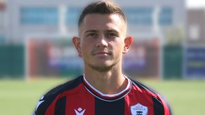 După jucătorul de la FCSB, Poli Iași aduce și un mijlocaș brazilian. Antrenorul Leo Grozavu va testa și un atacant albanez