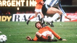 Leopoldo Luque, fostul câștigător al Cupei Mondiale cu naționala Argentinei, a murit de COVID-19 la vârsta de 71 de ani!